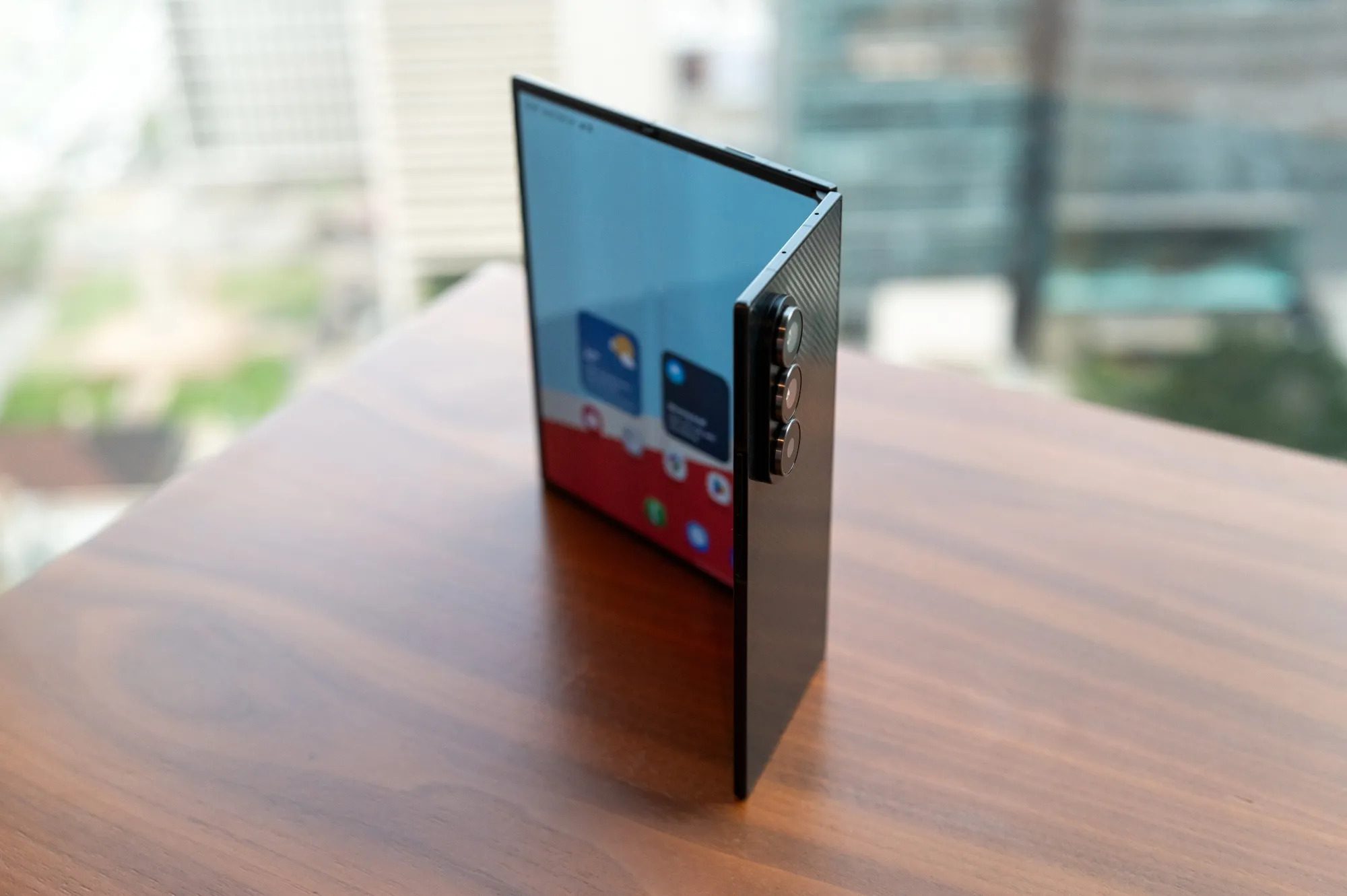 Друга спроба: Samsung розробляє Galaxy Z TriFold 2 з однією …