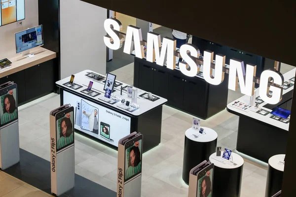 Samsung припинила оновлення для кількох популярних смартфонів середнього класу