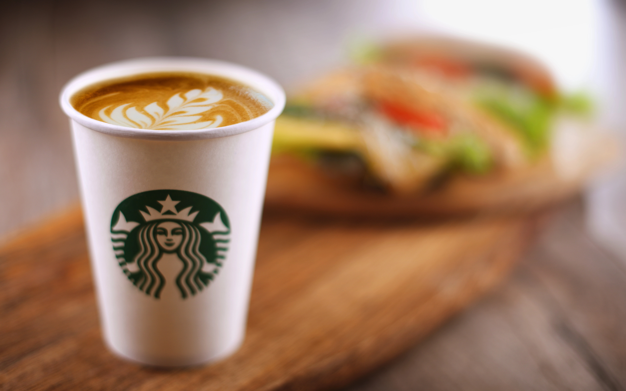 Starbucks відмовилась від використання ШІ: не здатний навіть вести підрахунок