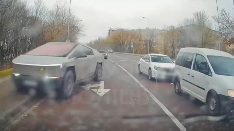 Львівський суд оштрафував водія Tesla Cybertruck і втретє позбавив його …