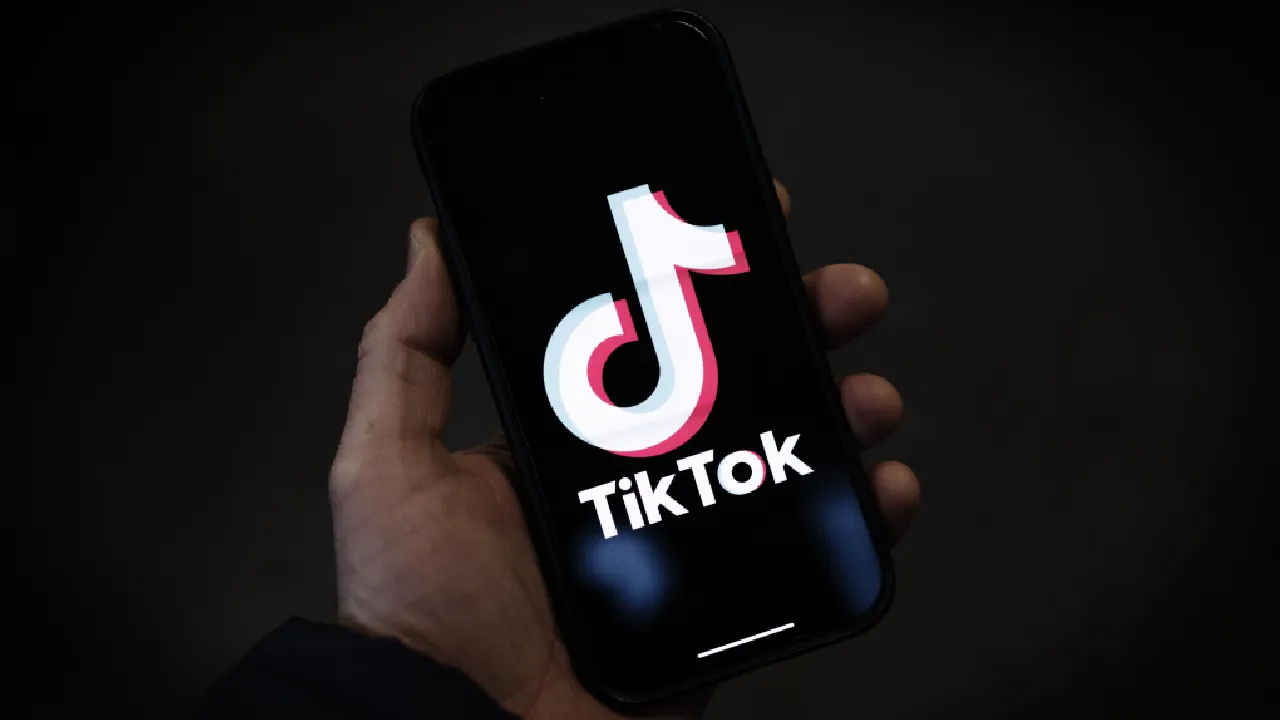 TikTok заблокував акаунти російського виробника шахедів за вербування молоді