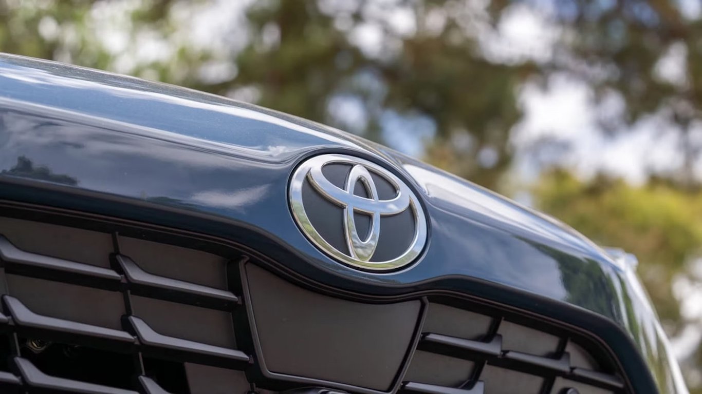 Toyota поширила дивне попередження щодо моторної оливи