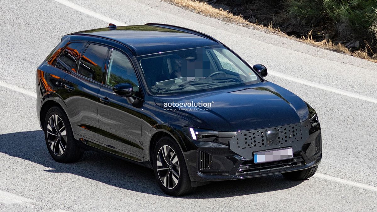 Volvo XC60 готується до третього масштабного рестайлінгу замість зміни покоління