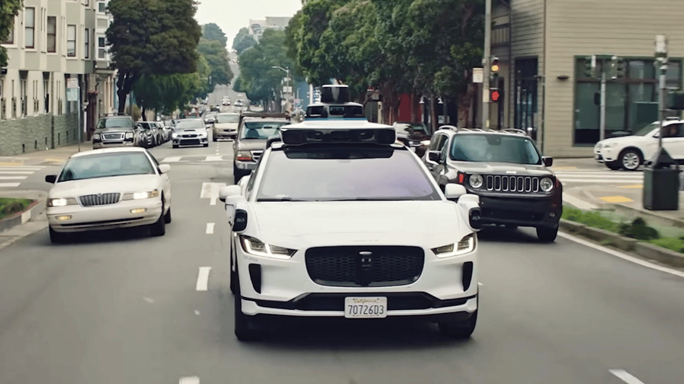 Waymo відкликає 3800 роботаксі через збій ШІ