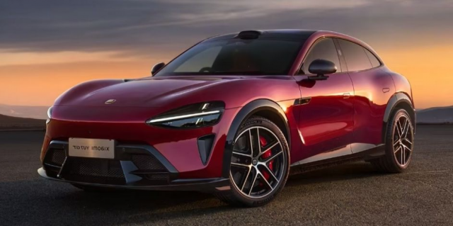 Офіційна презентація флагманського кросовера Xiaomi YU7 GT (+ФОТО)