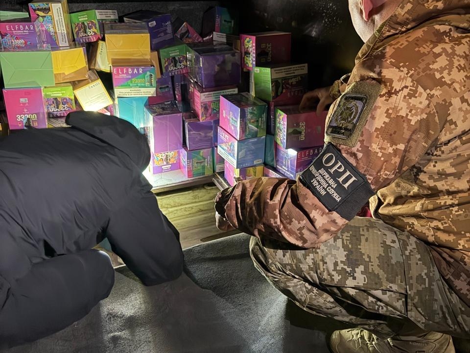 В «Устилузі» викрили контрабанду «вейпів» на понад 2 млн