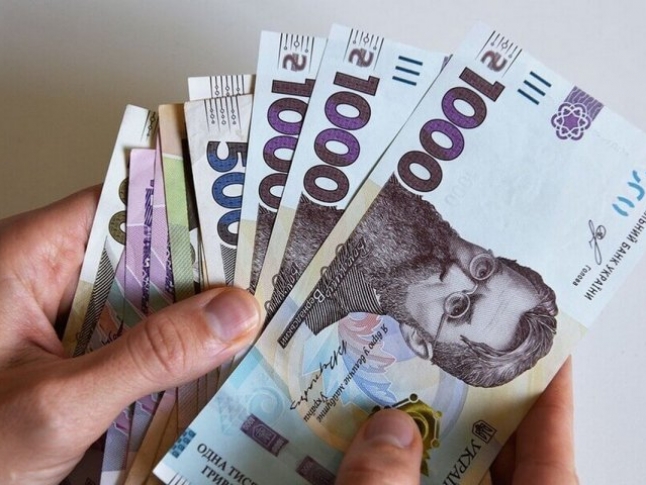 Луцька міськрада виділила 500 тисяч для видалення аварійних дерев і …