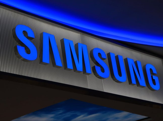 Дуа Ліпа вимагає $15 млн від Samsung за незаконне використання …