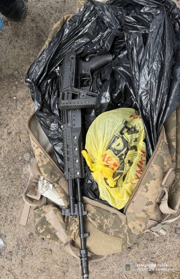 Поліцейські затримали львів’янина, який незаконно зберігав зброю та боєприпаси