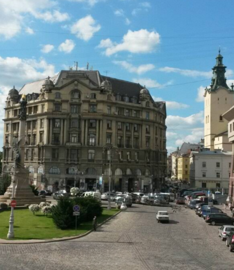 Садовий наклав вето на скандальний паркінг у центрі Львова: проєкт …