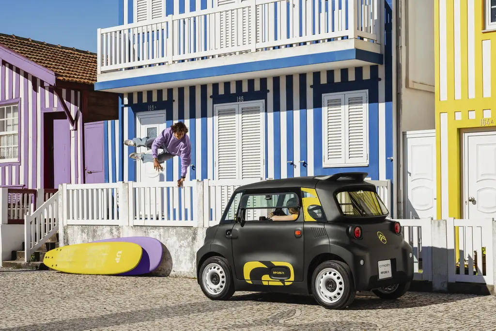 Citroën Ami Rip Curl: новий продукт колаборації двох відомих брендів