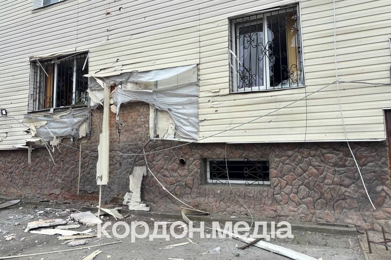 У Сумах російські дрони атакували магазин автозапчастин