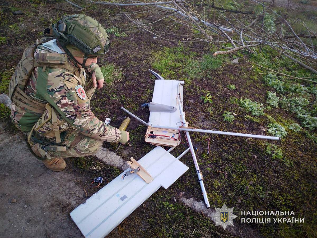 У Сумській громаді вибухотехніки знешкодили ворожий безпілотник, який впав на …