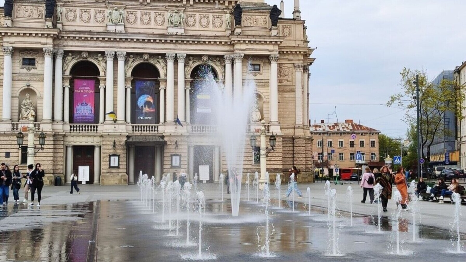 У Львові зупинять роботу фонтану біля Оперного театру
