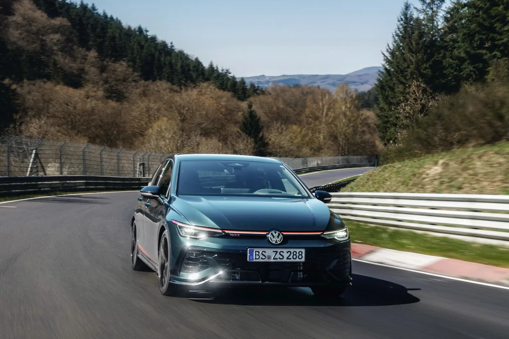 VW Golf GTI Edition 50 встановив рекорд Нюрбургрингу