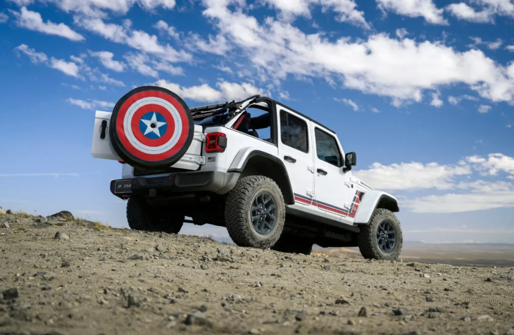 Jeep і Marvel створили патріотичний позашляховик у стилі Капітана Америки