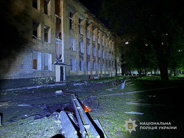 Уночі росія атакувала міську раду Шостки