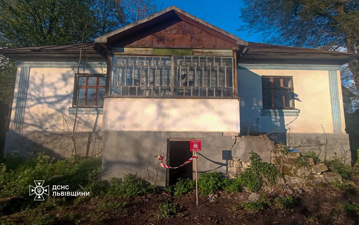 Сюрприз у підвалі: на Золочівщині серед сміття виявили небезпечну знахідку …