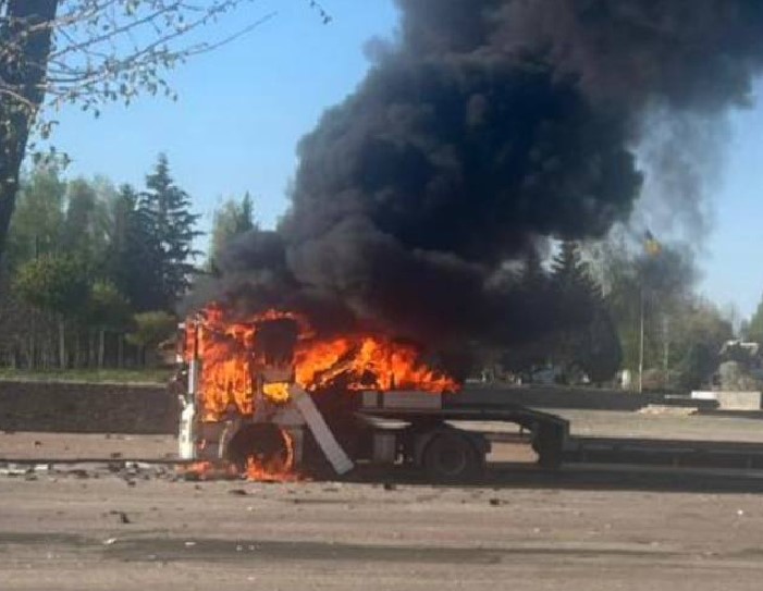 У Путивлі рαшиcτи атакували вантажівку: поранено водія
