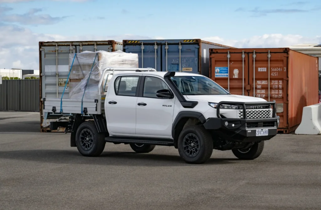 Toyota відповіла на виклик Ford: новий Hilux став витривалішим і …