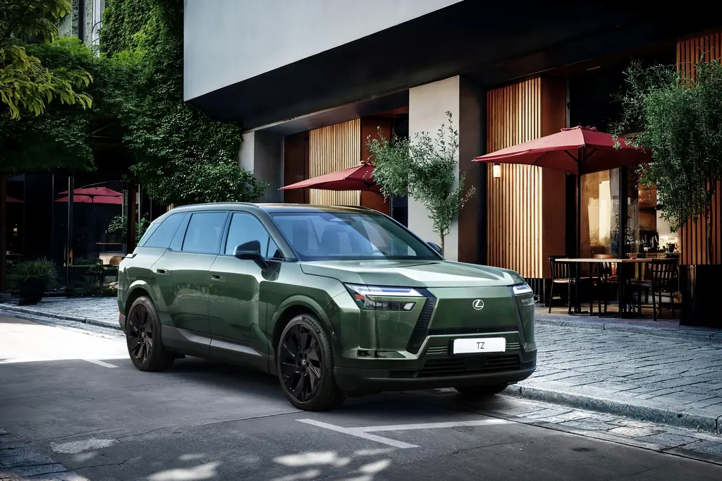 Lexus презентував новий шестимісний електричний кросовер TZ (відео)